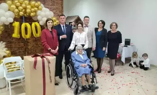 Serdeczne życzenia dla 100-latki
