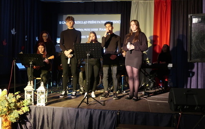 Zdjęcie do  "Z pieśnią przez dzieje Polski" 