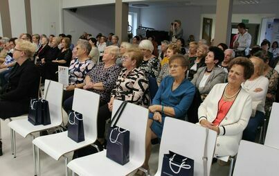 Zdjęcie do &bdquo;O seniorach z seniorami&rdquo;, 